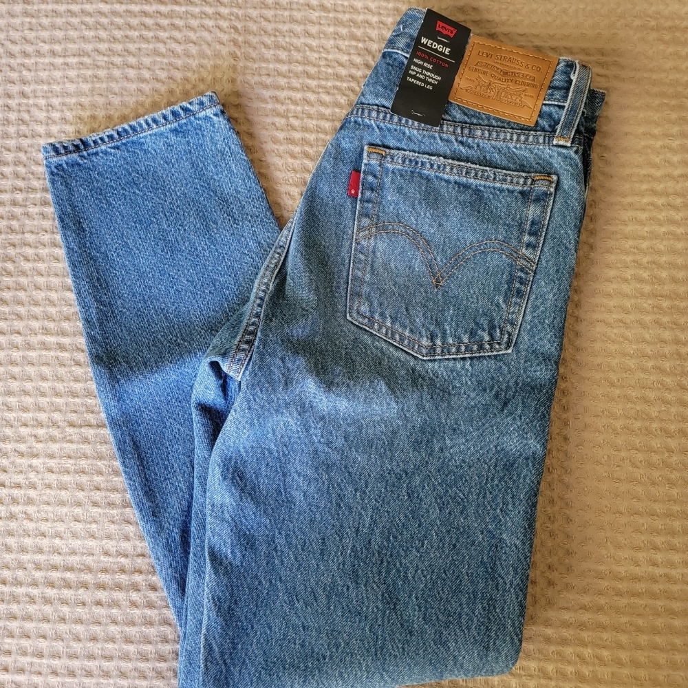 Levi's Wedgie NWT